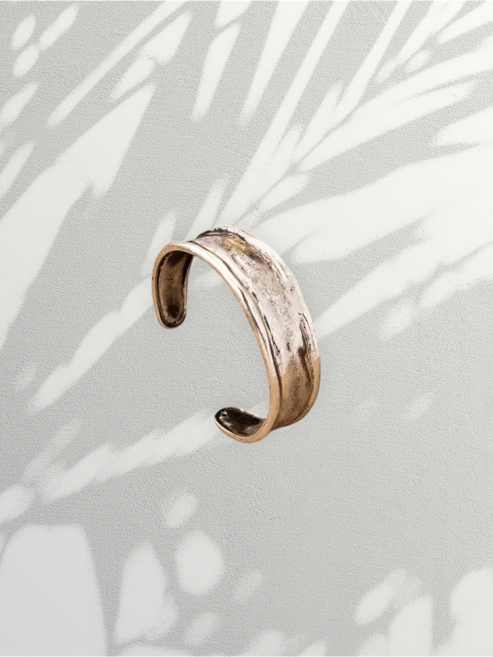 Vintage Silver Textured Cuff Bracelet 🩶✨